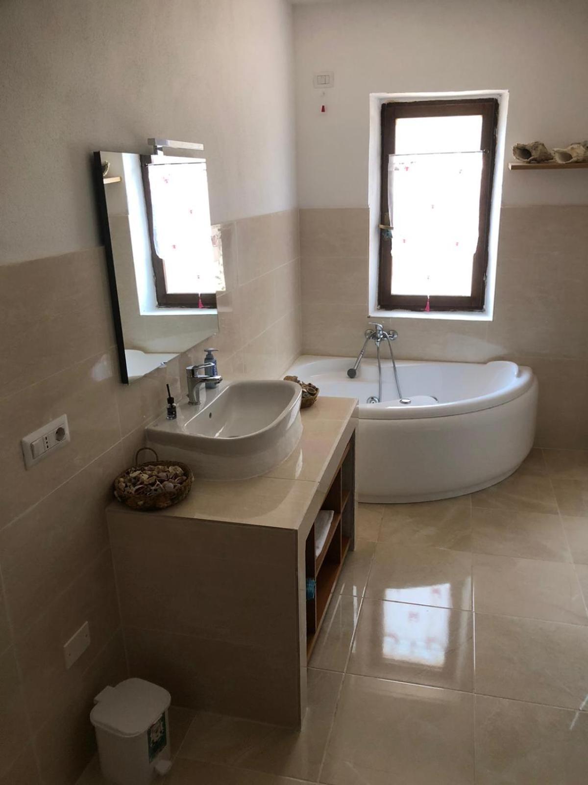 Green Apartment La Maddalena  Екстериор снимка